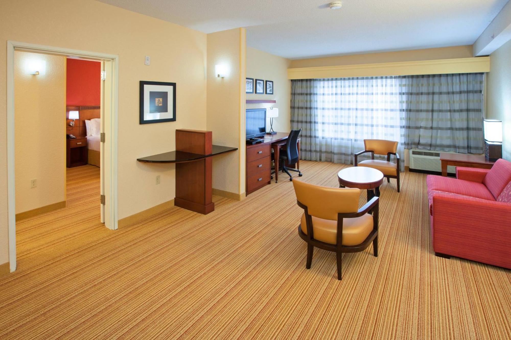 Courtyard Louisville Northeast Quarto foto